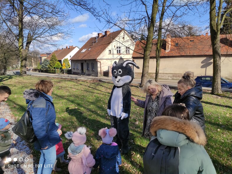 Zajaczki w grupach zabawowych i klubach malucha