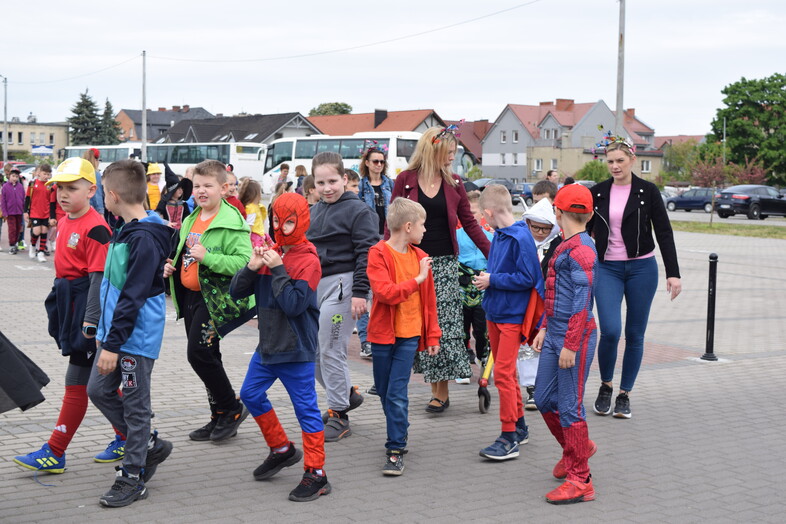 Bajkowy korowód ulicami Śmigla